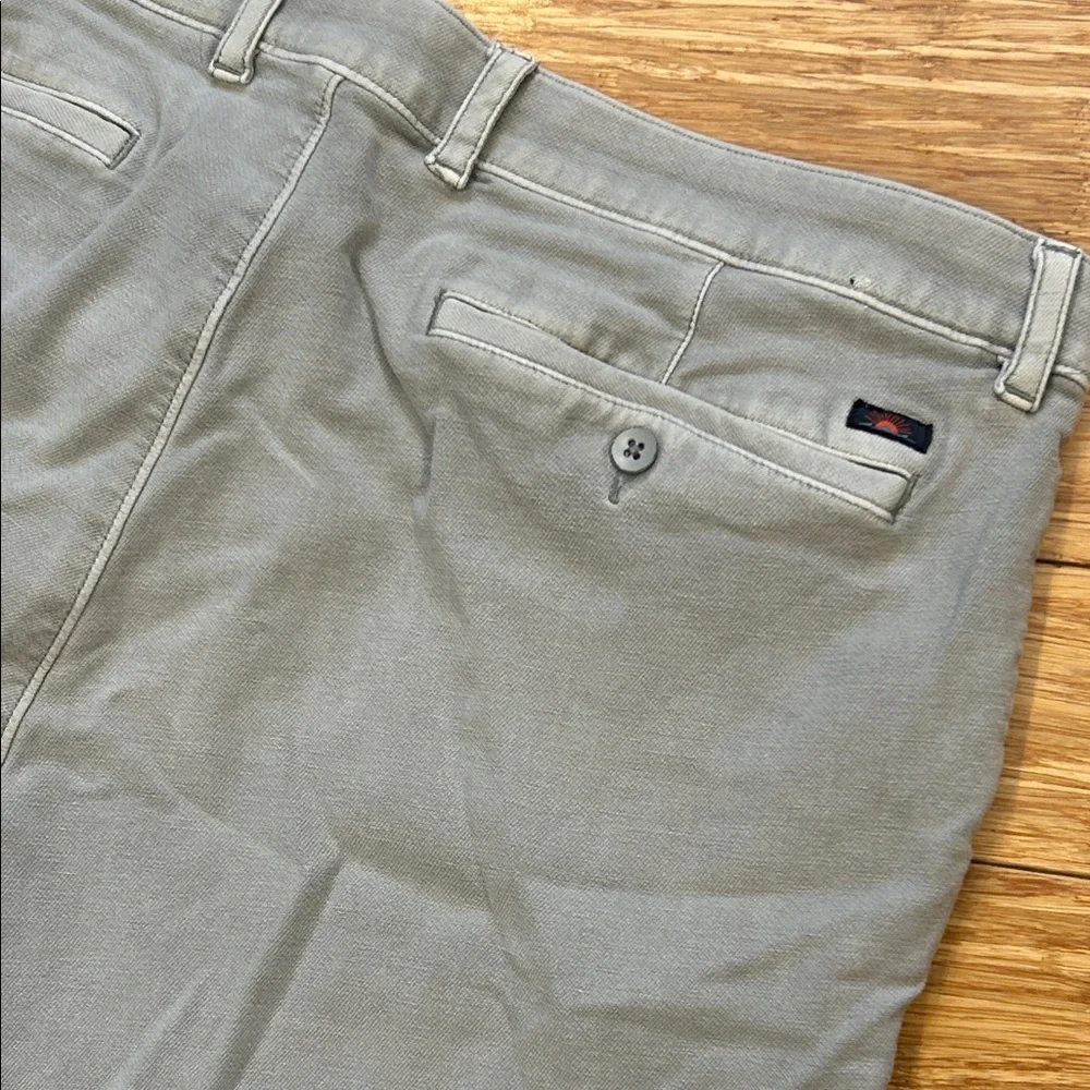 Faherty Light Gray Flat Front Shorts - Picture 4 of 7